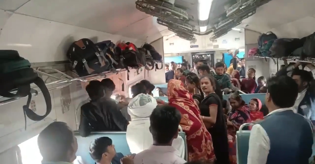 Indian Railways | రైలులో రాత్రి 10 గంటల తర్వాత ఇలా చేస్తే జైలుకే..